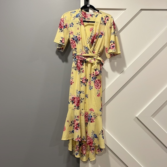Carol T-Shirt Dress - Yellow